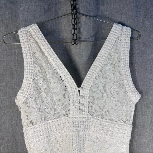 Halter Lace Front Slit Dress In White Size 6. NWT - Picture 2 of 13